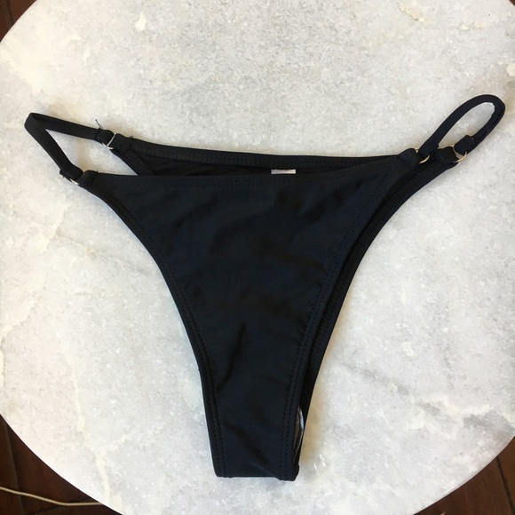 🆕Kiara Black High Cut Bikini - Picture 5 of 8